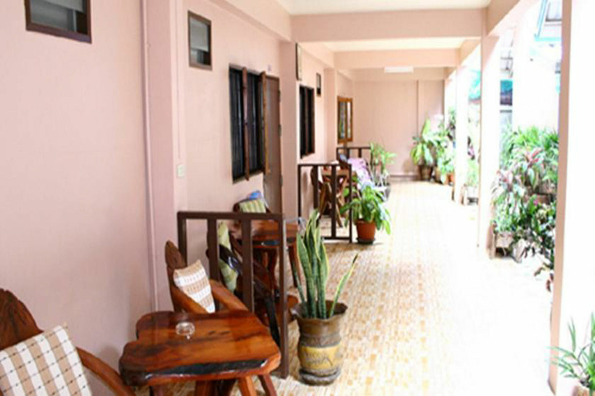 Pongphen Guesthouse - Sha Plus Certified Kanchanaburi Esterno foto
